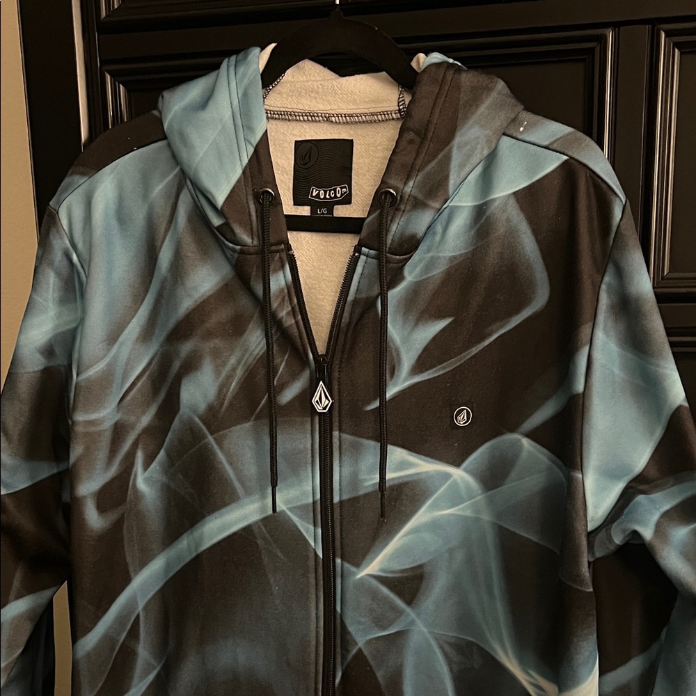 Volcom Men's Smoke Pattern Hooded Jacket RUNS VERY LARGE